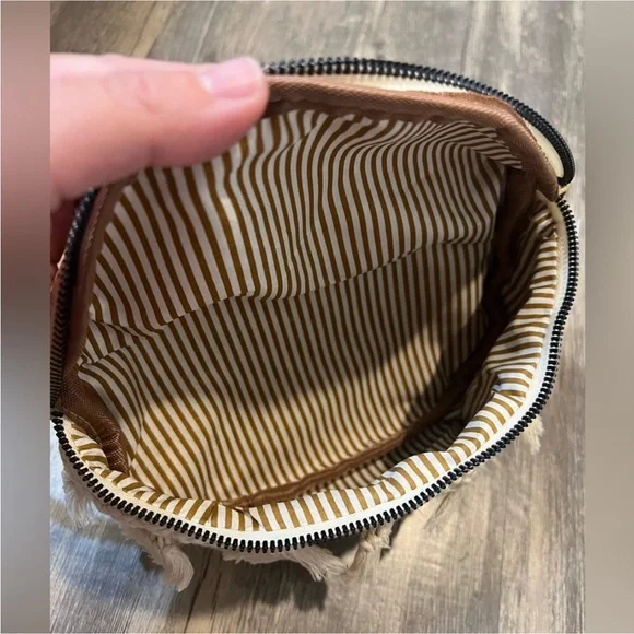 NWT Boho Crochet & Leather Belt Bag With Tassels - Picture 6 of 6